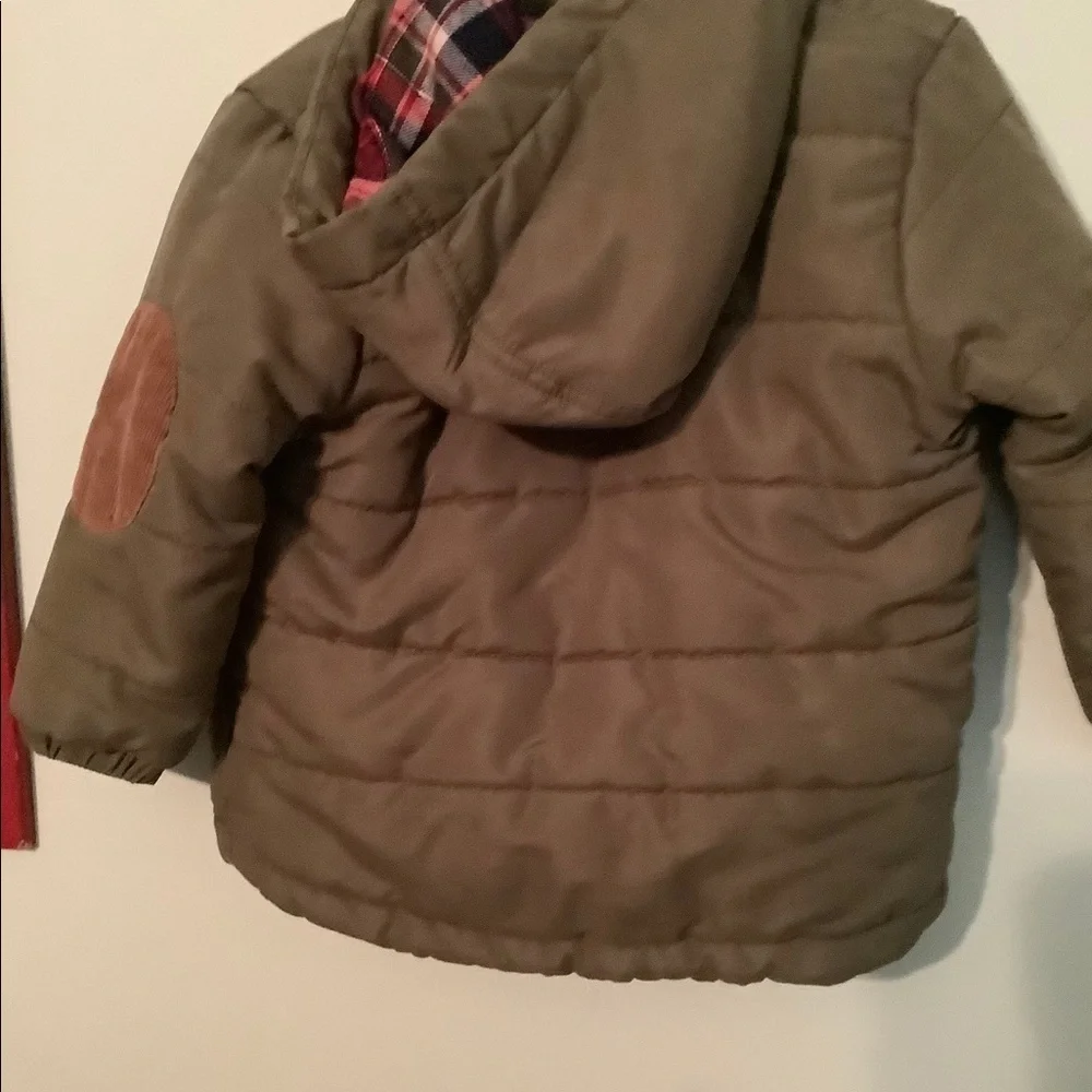 Tamarind‎ green coat